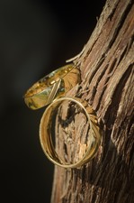 Manu Gold snubní prsteny ze žlutého zlata