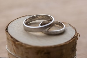 Rita White hezké snubní prsteny z bílého zlata