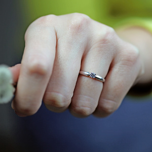 Darja White - zásnubní prsten se zirkonem 