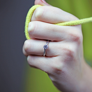 Popelka W Briliant - zásnubní prsten z bílého zlata s briliantem